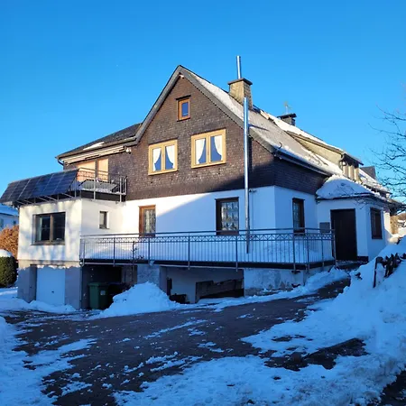 Detached House 50m From Lift