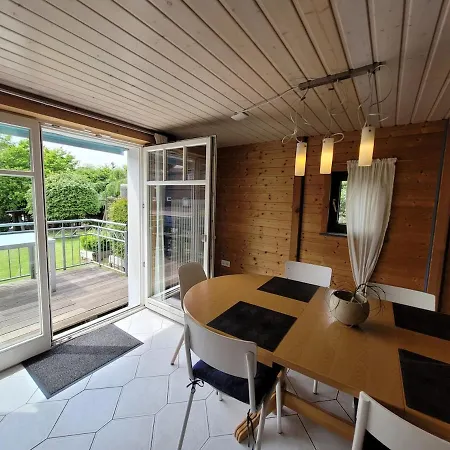 Detached House 50m From Lift *