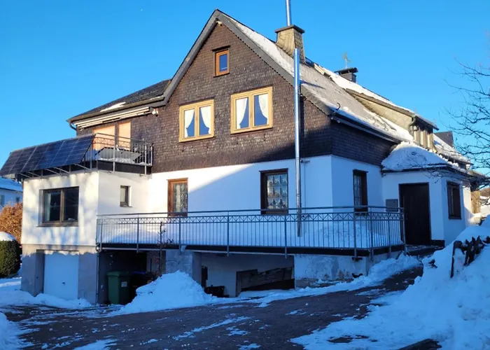 Detached House 50m From Lift